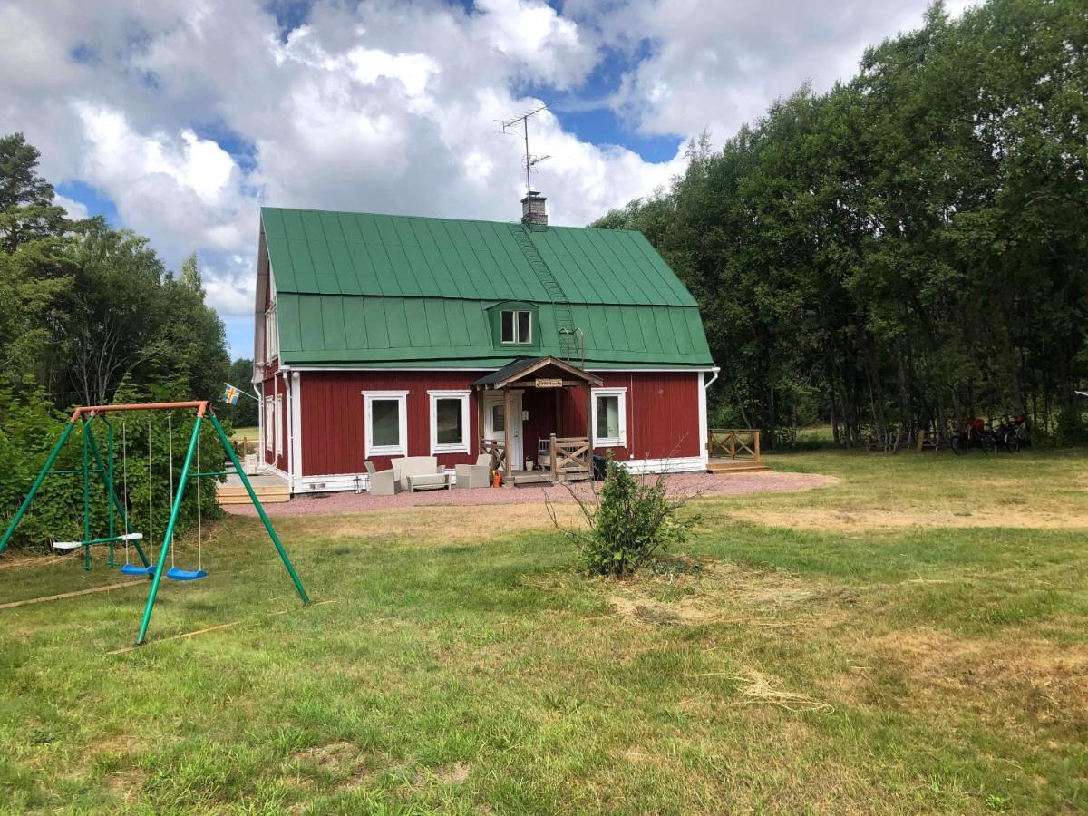 Stor Familjegard I Bra Laege Villa Finstrom Exterior photo